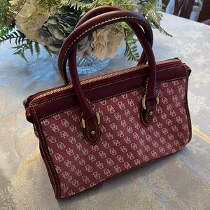 EUC Dooney & Bourke bag